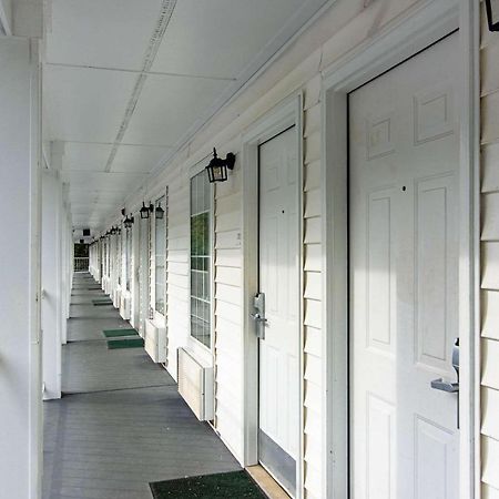 Quality Inn Thomaston Экстерьер фото