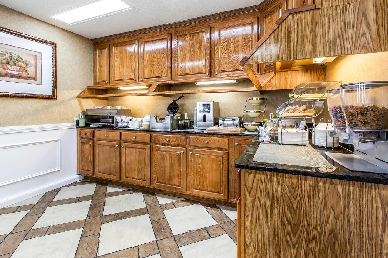 Quality Inn Thomaston Экстерьер фото