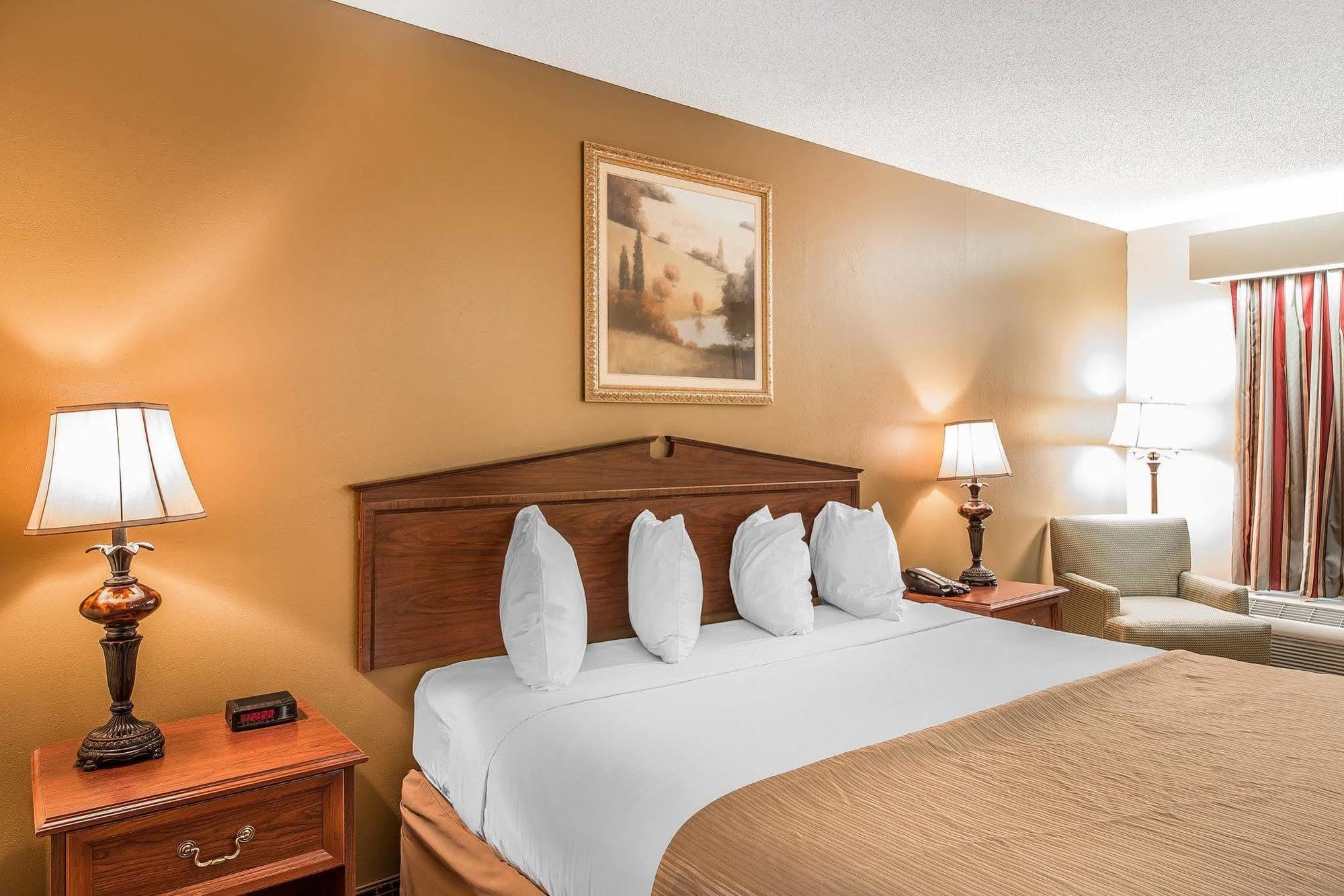 Quality Inn Thomaston Экстерьер фото